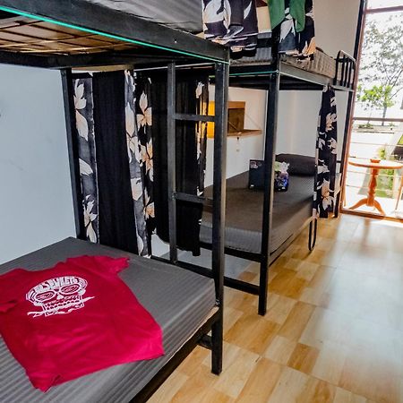Surf & Party Weligama Hostel Ngoại thất bức ảnh