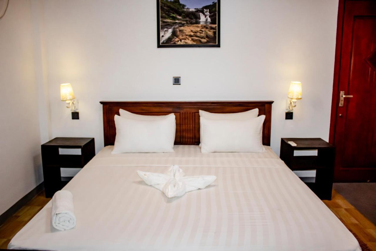 Surf & Party Weligama Hostel Ngoại thất bức ảnh