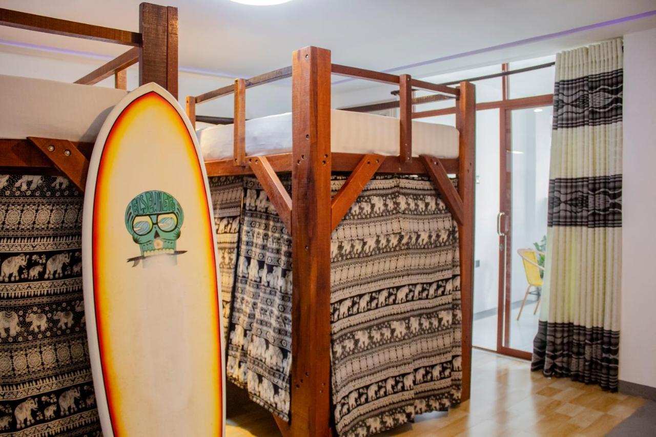 Surf & Party Weligama Hostel Ngoại thất bức ảnh