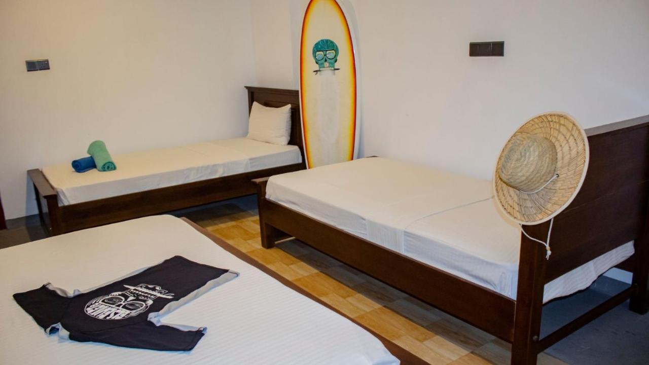 Surf & Party Weligama Hostel Ngoại thất bức ảnh