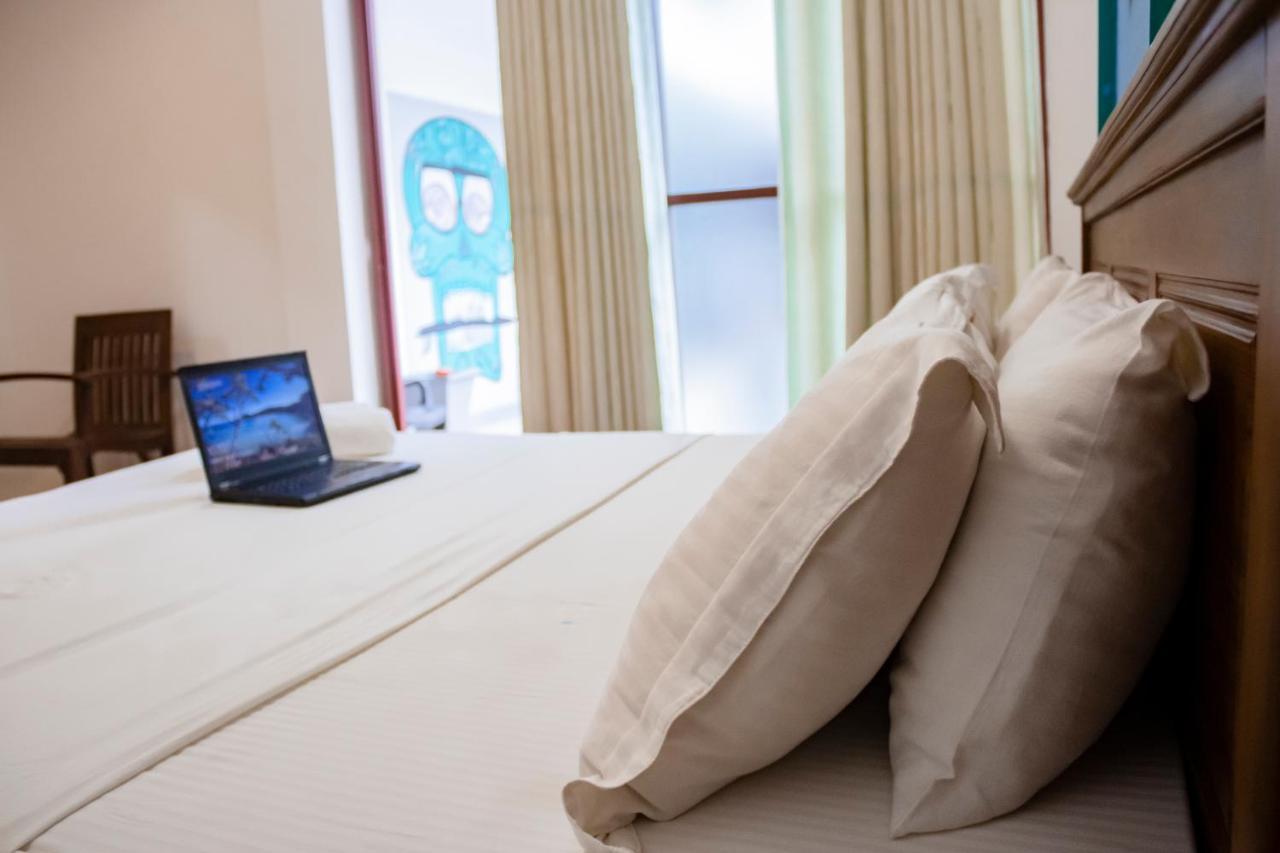 Surf & Party Weligama Hostel Ngoại thất bức ảnh