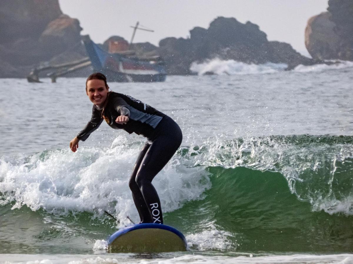 Surf & Party Weligama Hostel Ngoại thất bức ảnh
