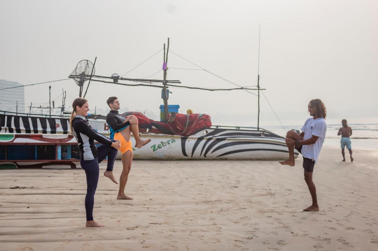 Surf & Party Weligama Hostel Ngoại thất bức ảnh