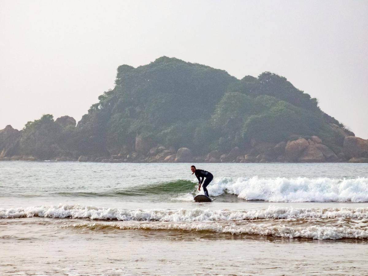 Surf & Party Weligama Hostel Ngoại thất bức ảnh