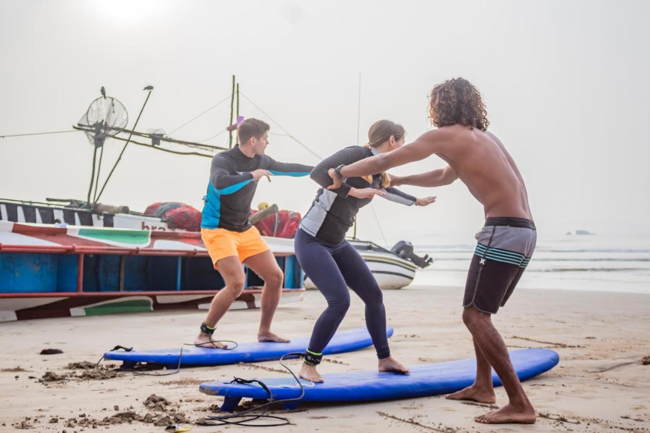 Surf & Party Weligama Hostel Ngoại thất bức ảnh