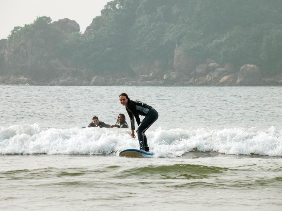 Surf & Party Weligama Hostel Ngoại thất bức ảnh