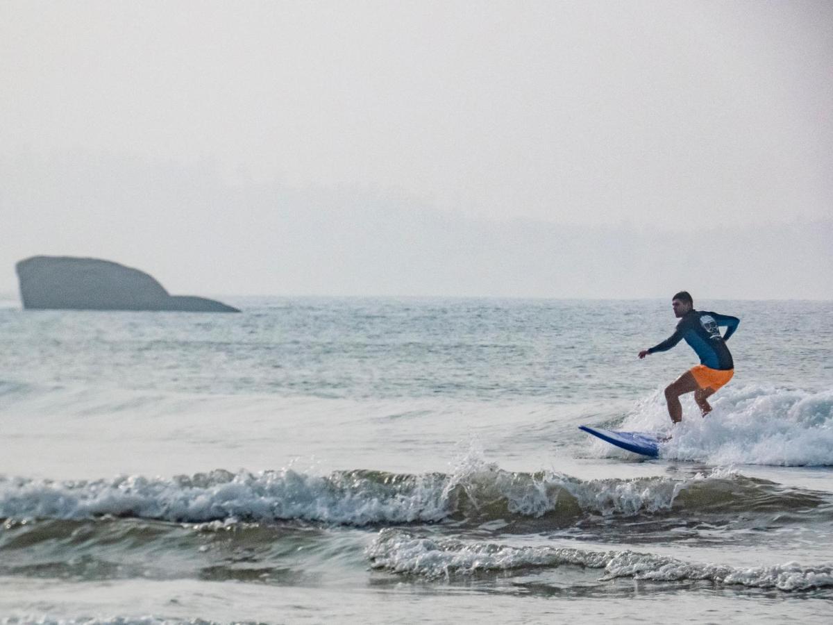 Surf & Party Weligama Hostel Ngoại thất bức ảnh