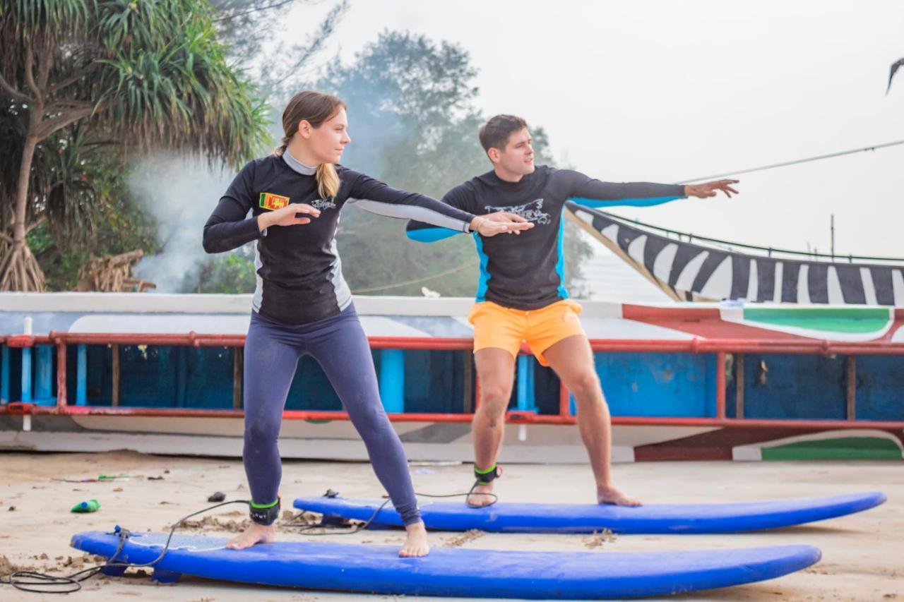 Surf & Party Weligama Hostel Ngoại thất bức ảnh