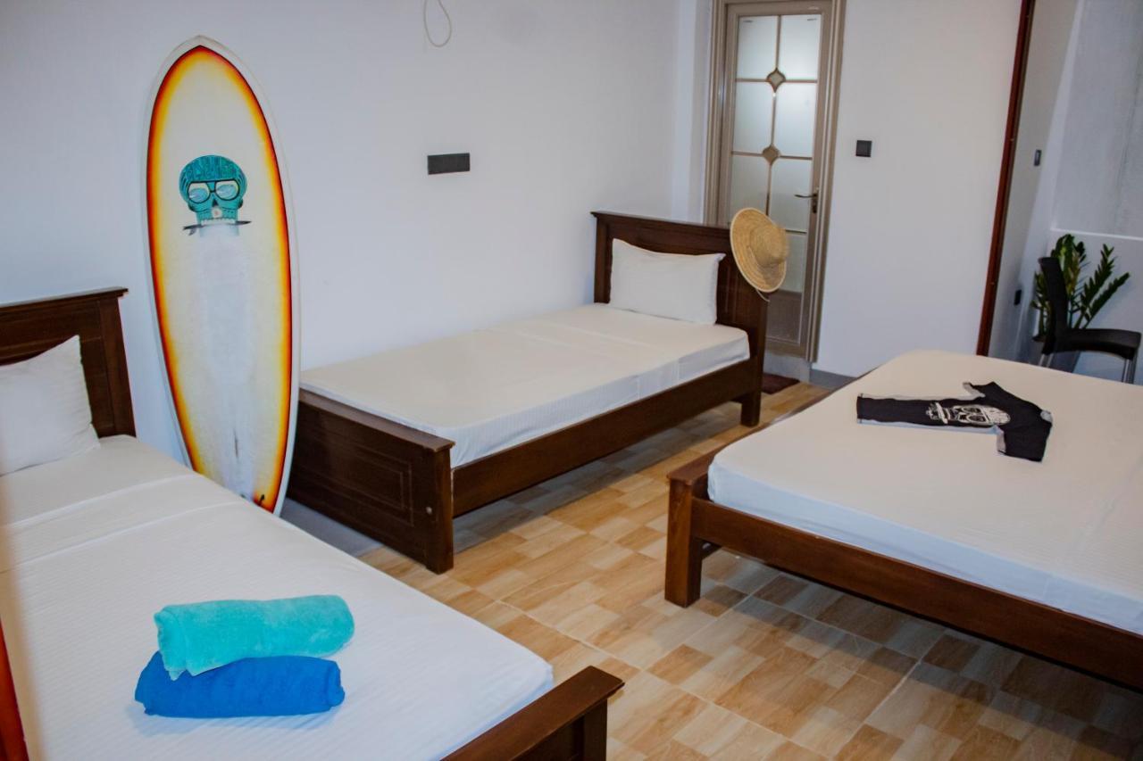 Surf & Party Weligama Hostel Ngoại thất bức ảnh