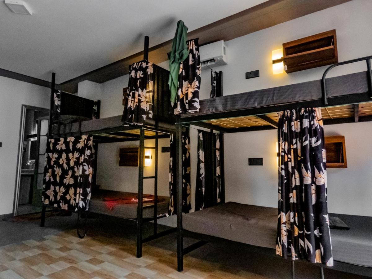 Surf & Party Weligama Hostel Ngoại thất bức ảnh